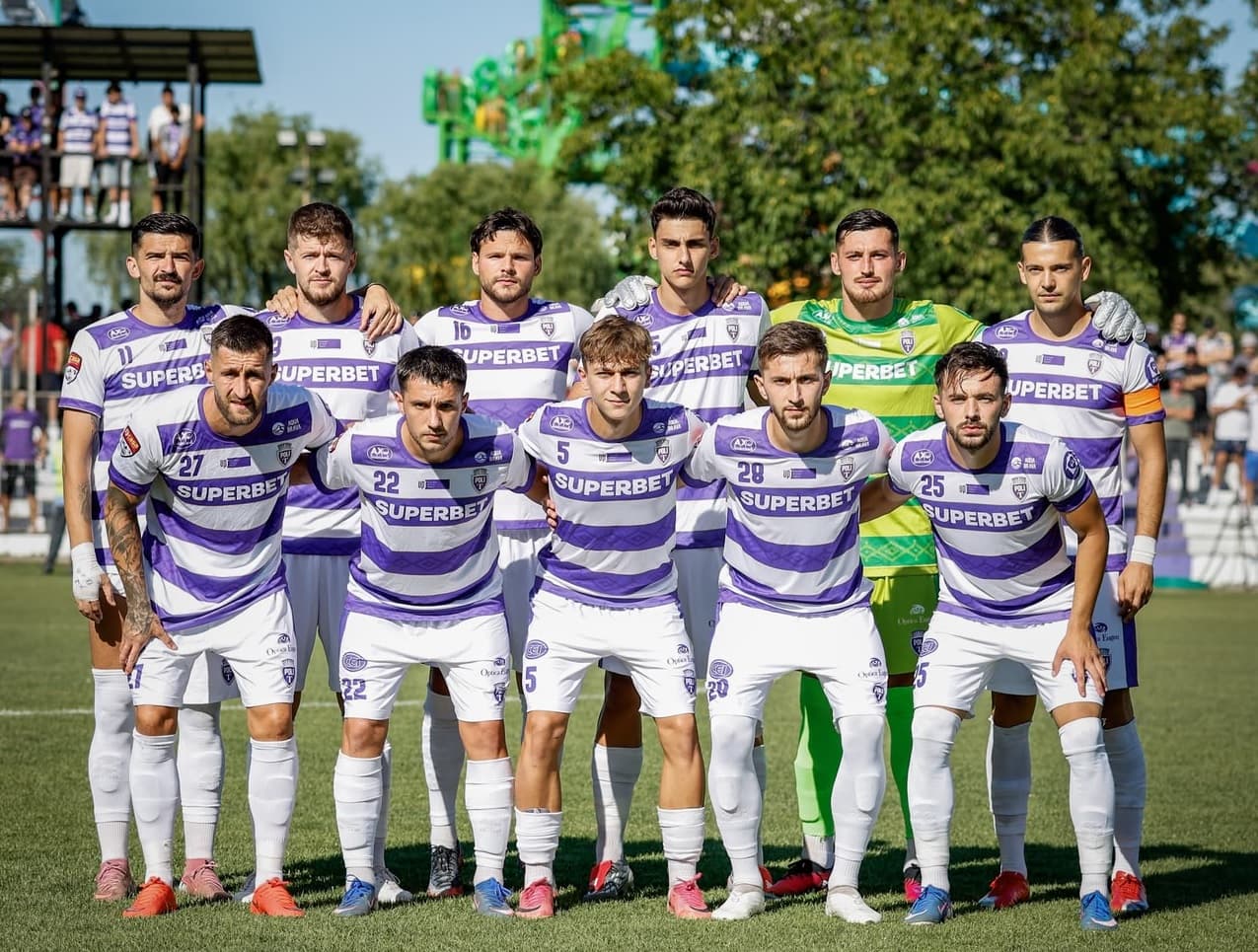 Fază din meciul Poli Timișoara - CSC Dumbrăvița